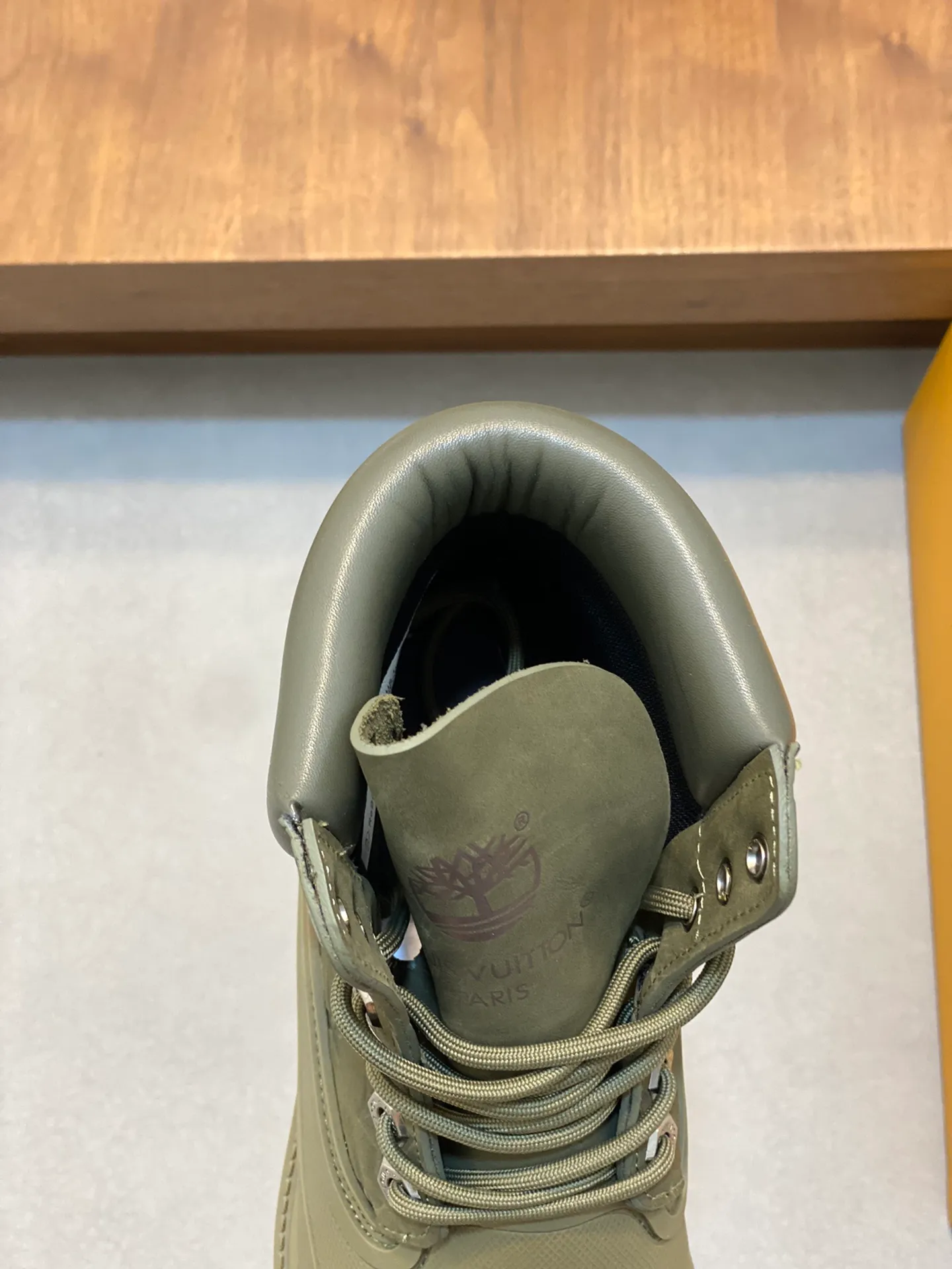 Men's men's shoes💰💰760 Top LV 2025 autumn and winter menswear show. The Monogram embossed tongue, original Timberland laces and outsole are exquisite details, the leather label expresses the cooperation logo, and the delivery counter is exquisitely packaged! Math 39-44 (order 45)